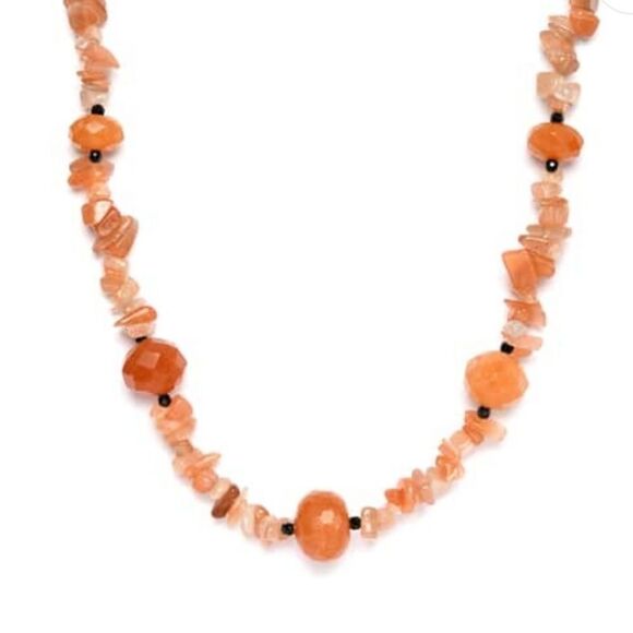Peach Agate and Thai Black Spinel Necklace - Picture 2 of 16